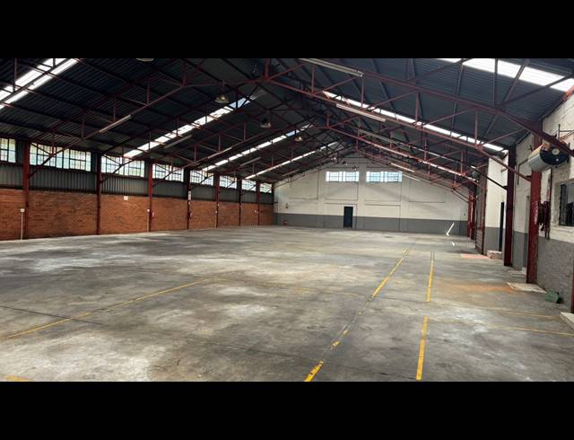 1,330M² WAREHOUSE TO LET IN PRETORIA WEST